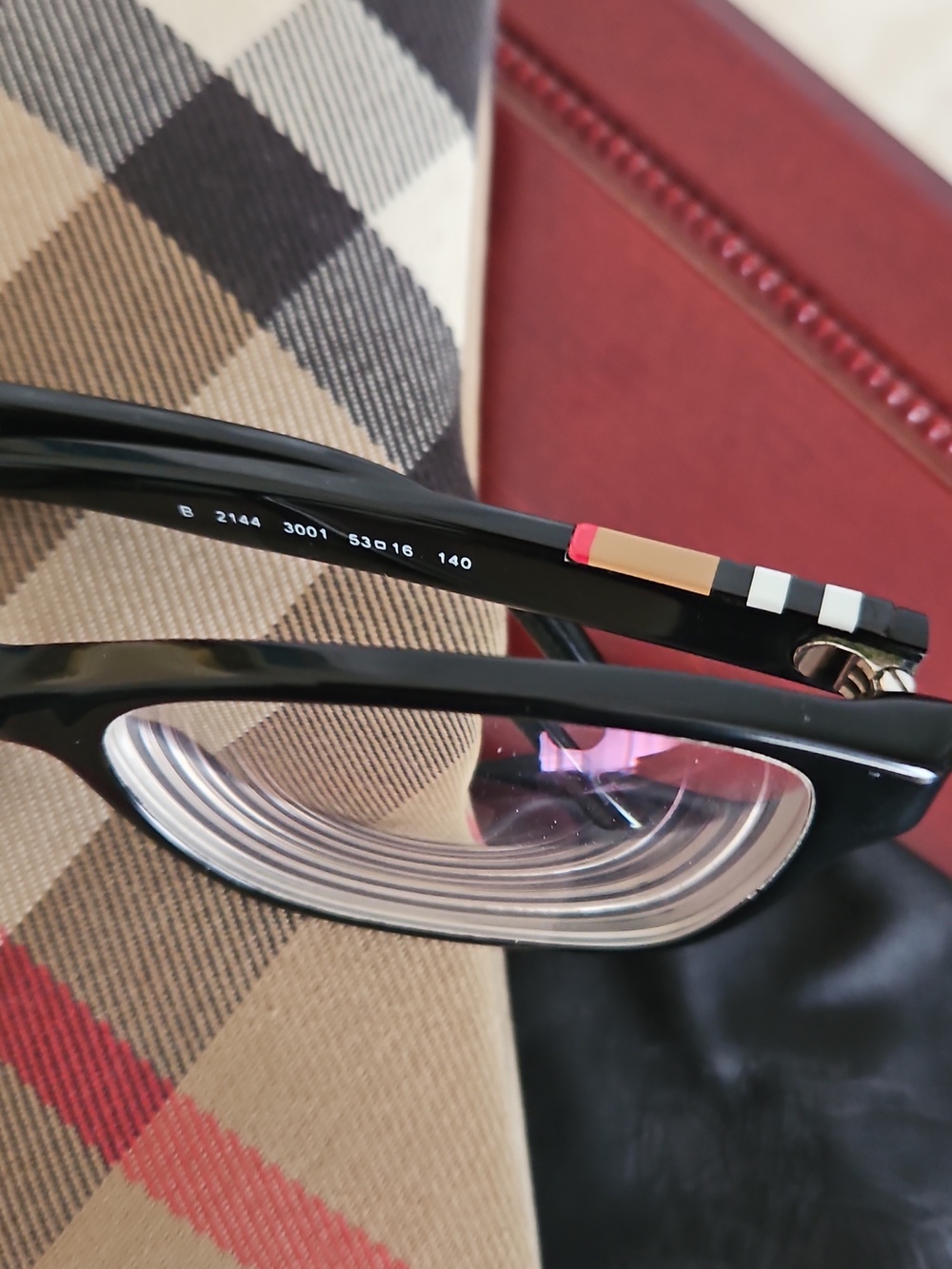 Burberry Eyeglasses & Hard Case & Cleaning Cloth. - Picture 8 of 10